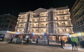 The Monalisa Inn